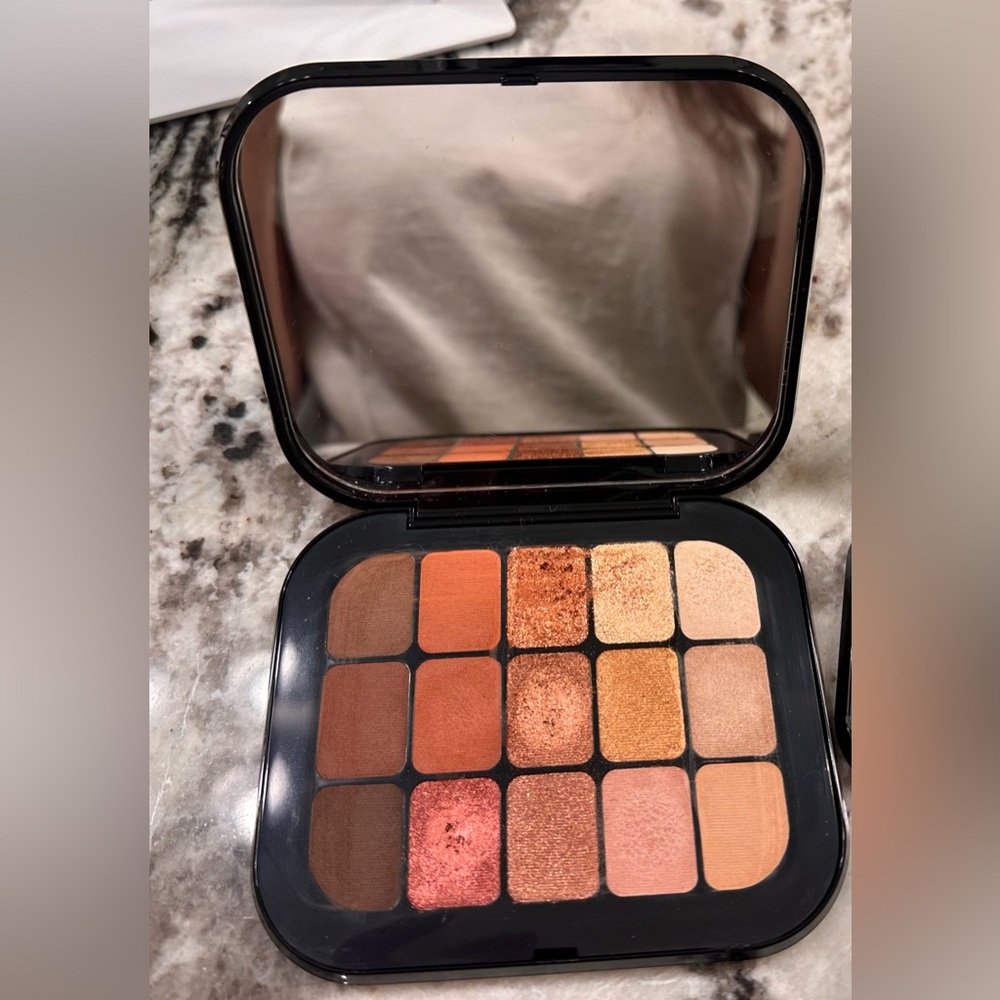 Kiko Warm Peach & Bronze Eyeshadow Palette
